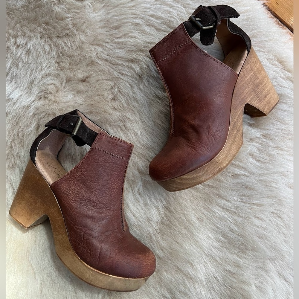 Free People Amber Orchard Clog in chocolate size 7.5 - Picture 4 of 6